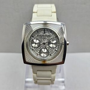 Womens BCBGMAXAZRIA BG8229 Elite Sport Watch White Rubberized Band New Battery
